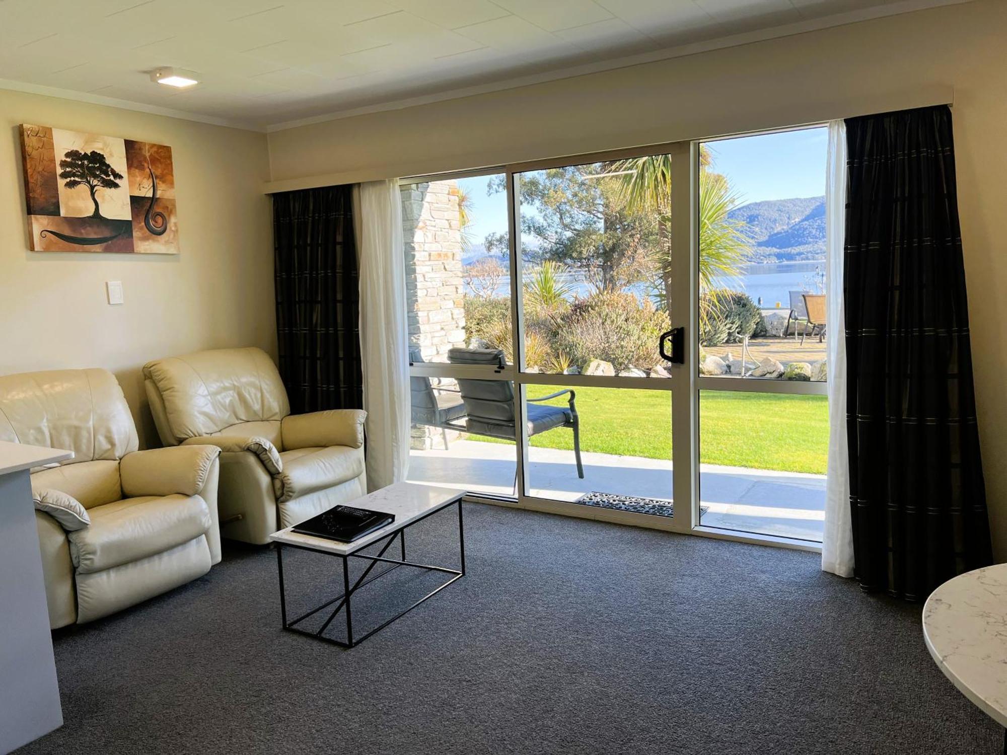 Fiordland Lakeview Motel And Apartments Te Anau Exterior foto