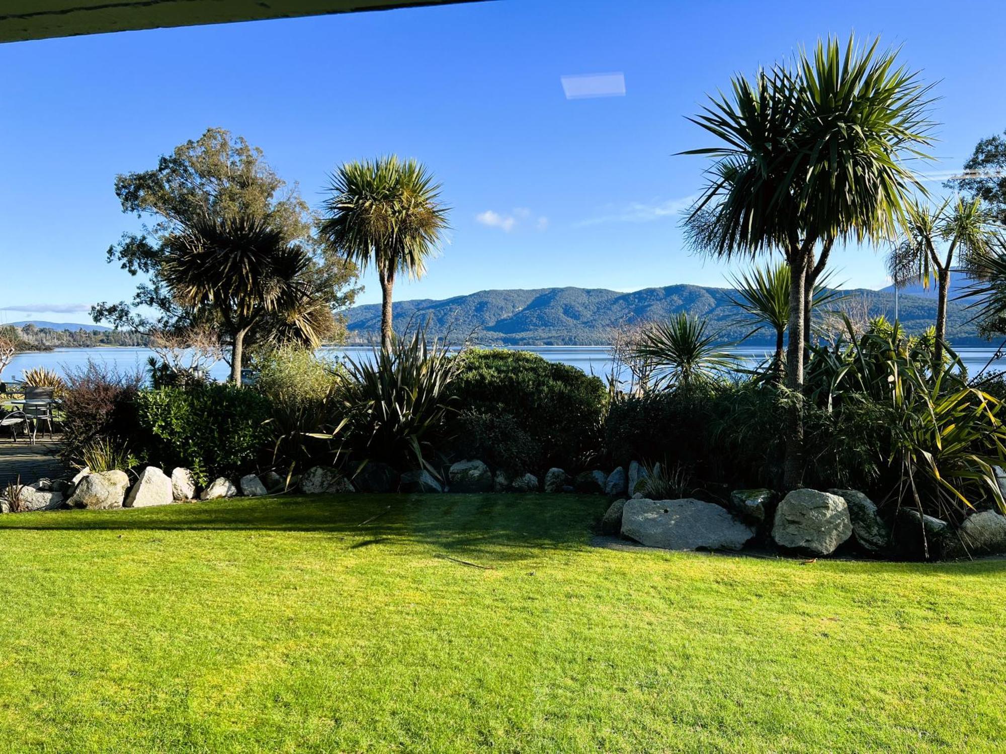 Fiordland Lakeview Motel And Apartments Te Anau Exterior foto