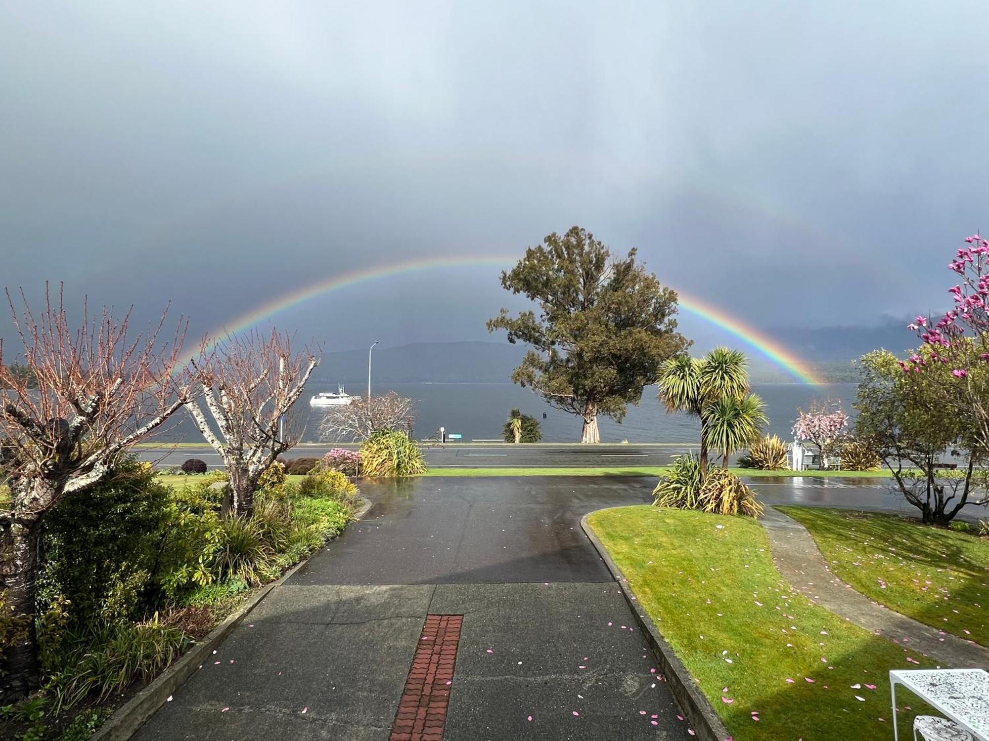 Fiordland Lakeview Motel And Apartments Te Anau Exterior foto